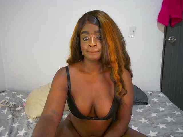 Amara__R1 webcam