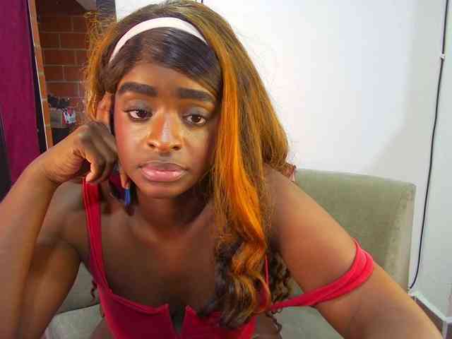 Amara__R1 webcam