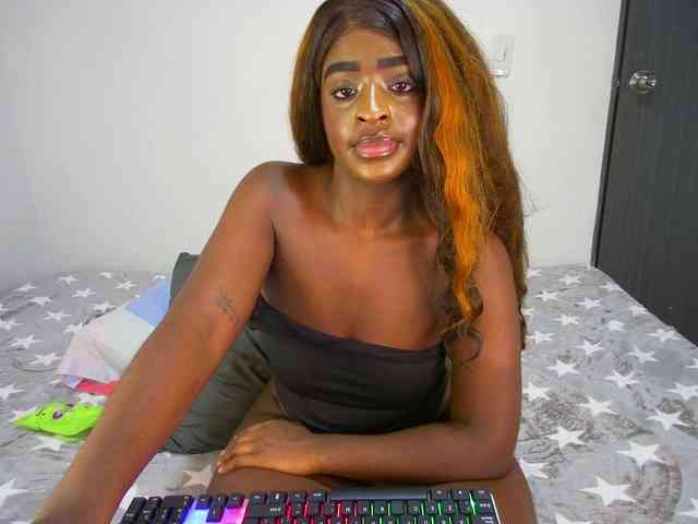 Amara__R1 webcam