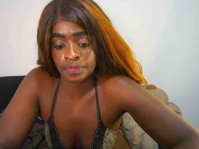 Amara__R1 webcam