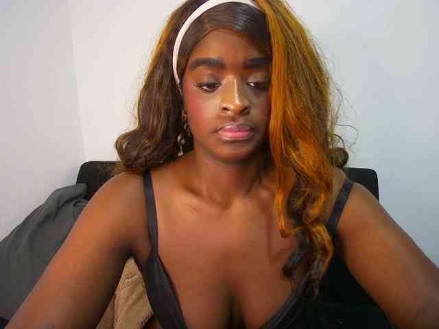 Amara__R1 webcam