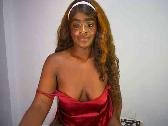 Amara__R1 webcam