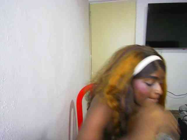 Amara__R1 webcam