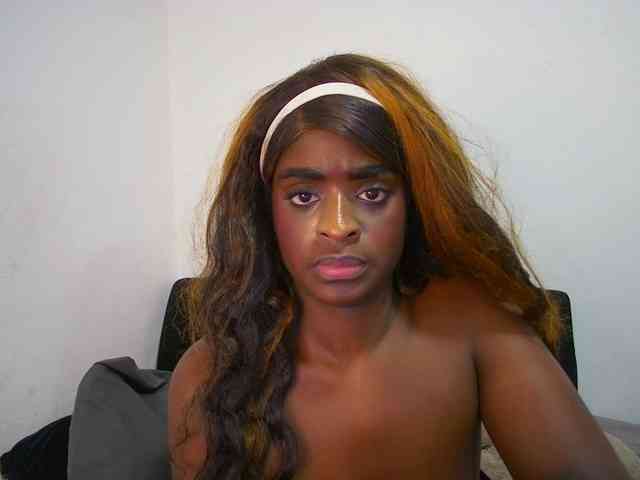 Amara__R1 webcam