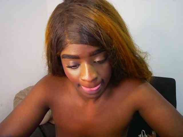 Amara__R1 webcam