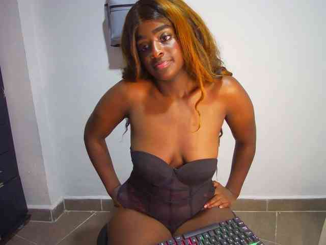 Amara__R1 webcam