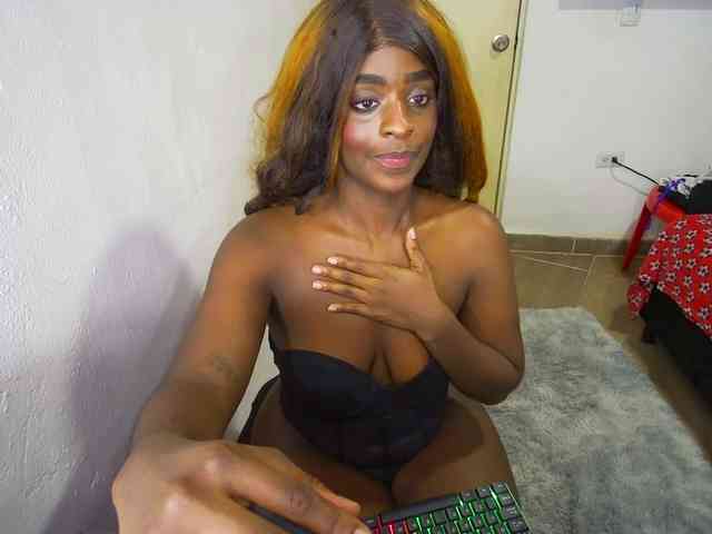 Amara__R1 webcam