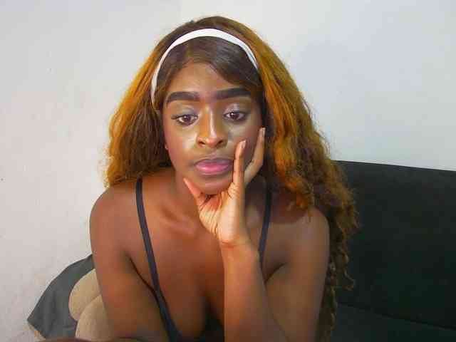 Amara__R1 webcam