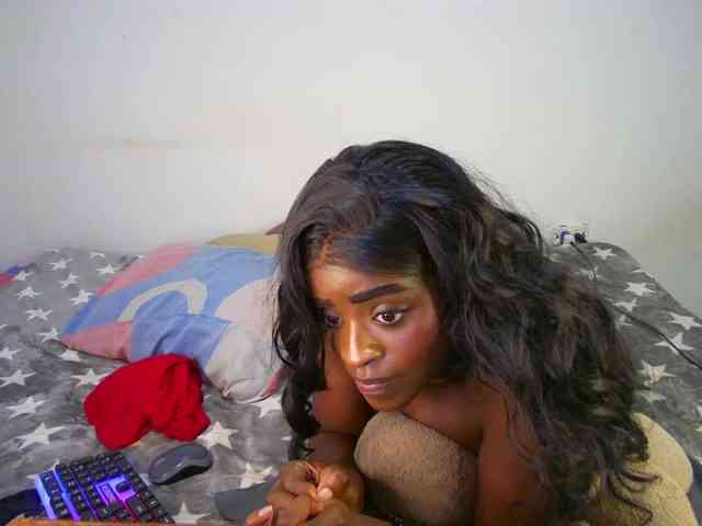 Amara__R1 webcam