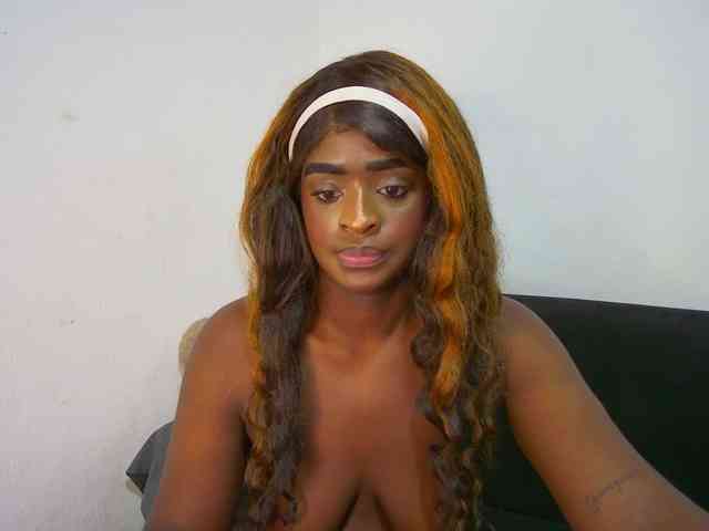 Amara__R1 webcam