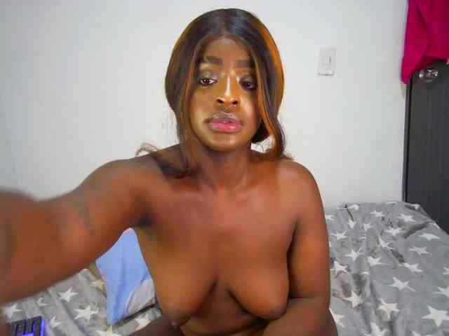 Amara__R1 webcam