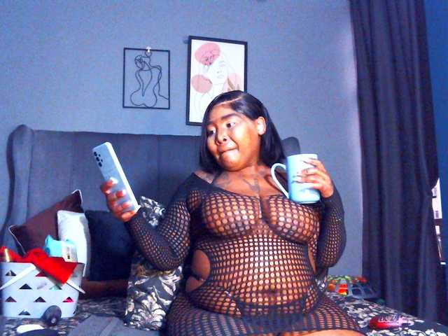 PearBlu38 live cam on BongaCams