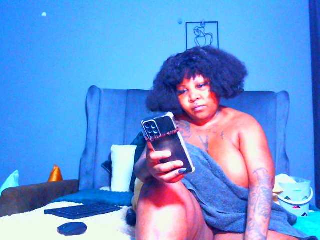 PearBlu38's BongaCams show and profile