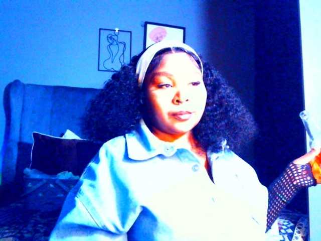 PearBlu38 live cam on BongaCams