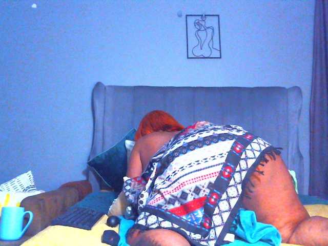 PearBlu38 live cam on BongaCams