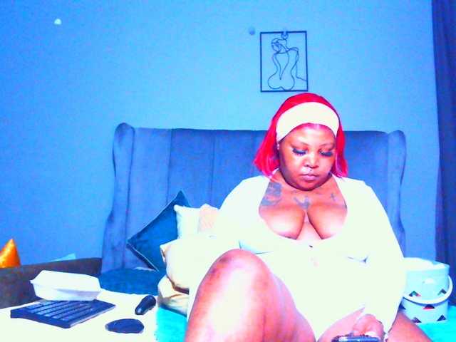 PearBlu38's BongaCams show and profile