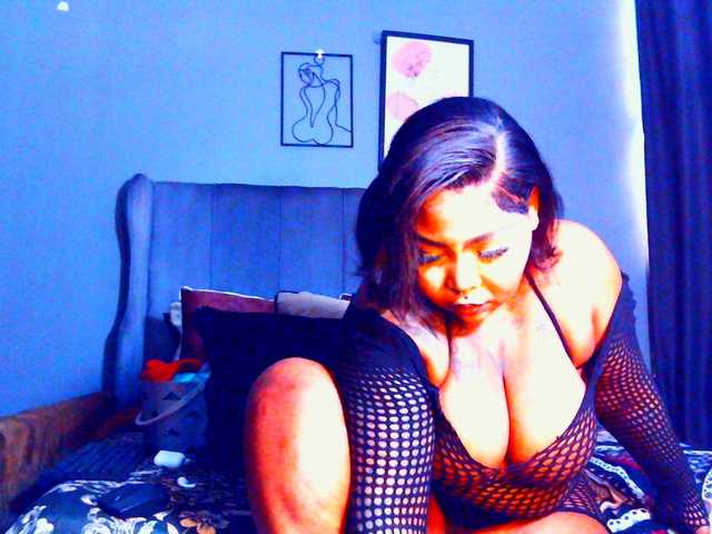 PearBlu38 live webcam show