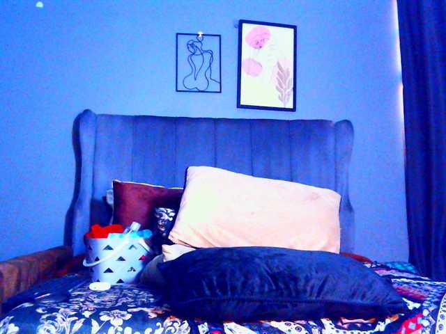 PearBlu38 live webcam show