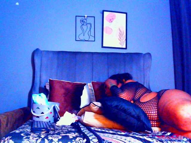 PearBlu38 live cam on BongaCams