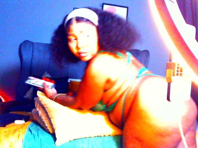 PearBlu38 live cam on BongaCams