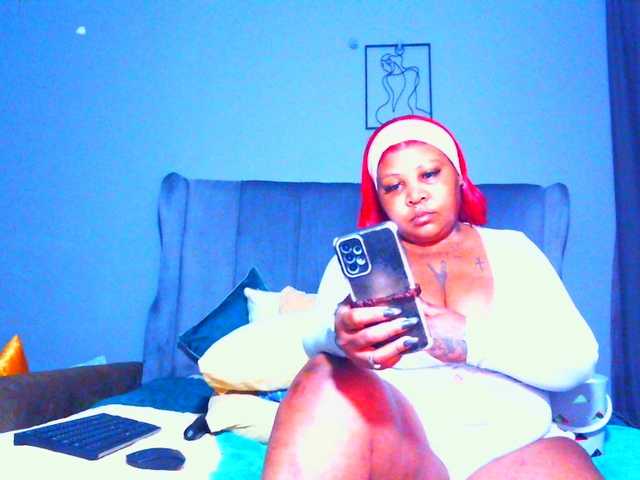 PearBlu38's BongaCams show and profile