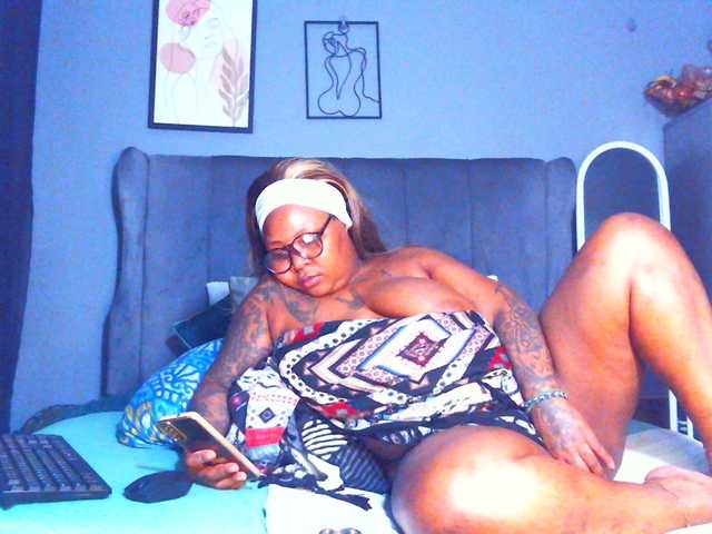 PearBlu38 live cam on BongaCams