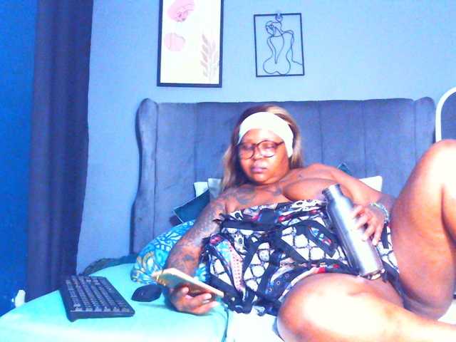 PearBlu38 live cam on BongaCams