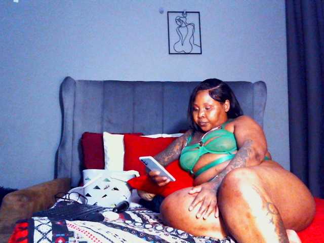 PearBlu38 live cam on BongaCams