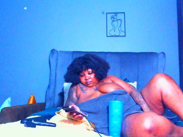 PearBlu38's BongaCams show and profile