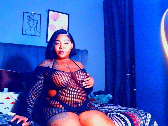 PearBlu38 live webcam show