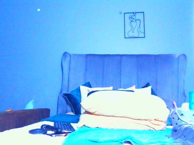 PearBlu38's BongaCams show and profile