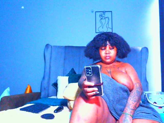 PearBlu38 Live Cam on BongaCams