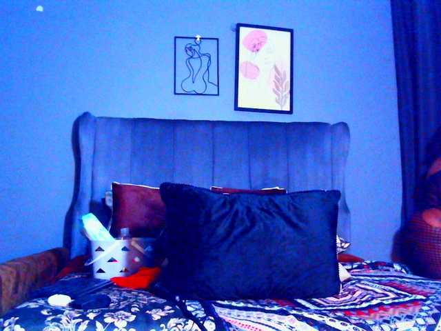 PearBlu38 live webcam show