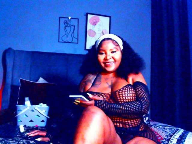 PearBlu38 live cam on BongaCams