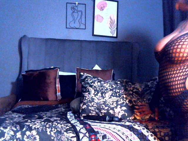 PearBlu38 live cam on BongaCams