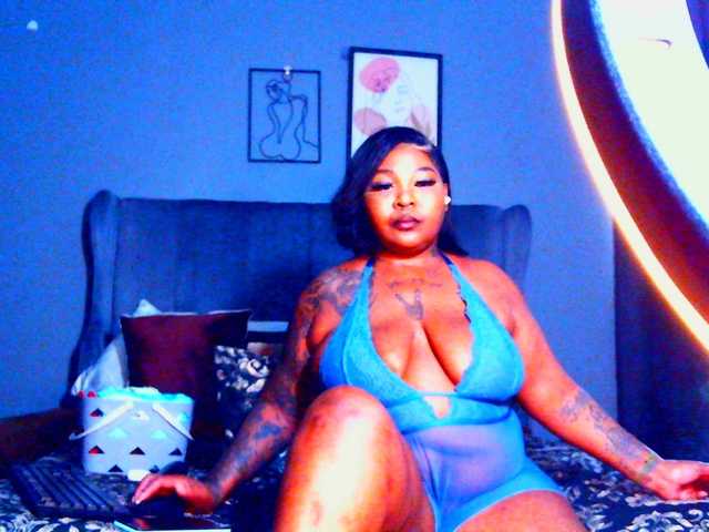 PearBlu38 live cam on BongaCams