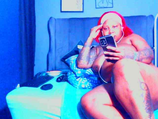 PearBlu38 Live Webcam on BongaCams