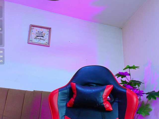 Nikkenyx live cam on BongaCams