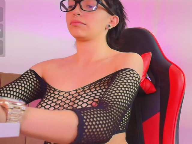 Nikkenyx live cam on BongaCams