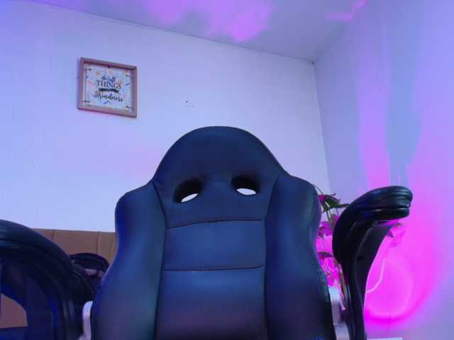 Nikkenyx live cam on BongaCams