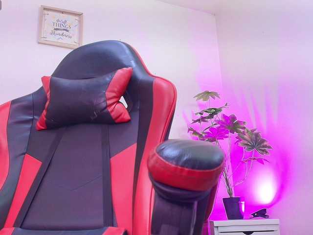 Nikkenyx live webcam show