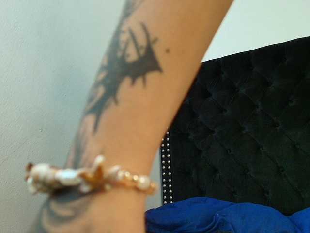 Nikkenyx live cam