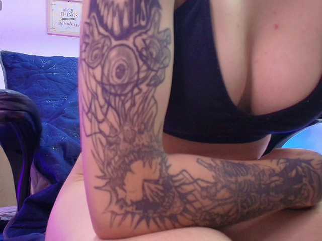 Nikkenyx live webcam show