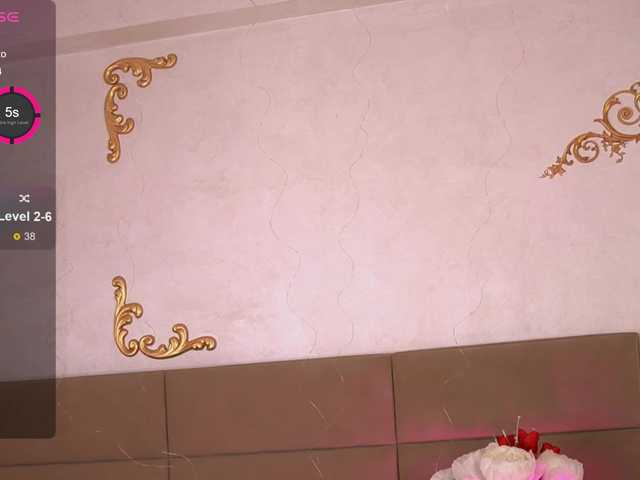 KyraCase live cam on BongaCams