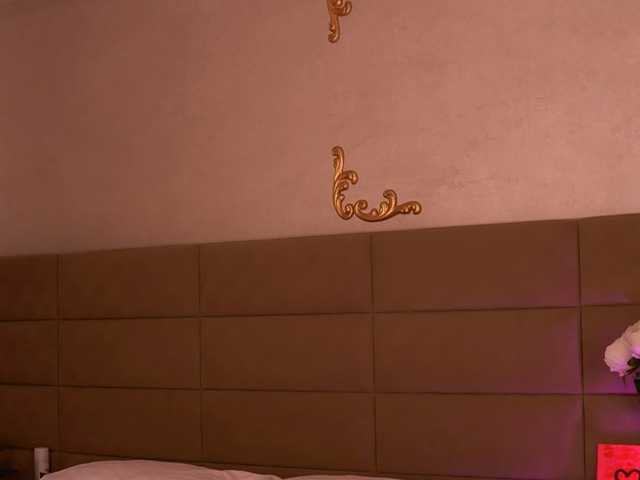 KyraCase live cam on BongaCams