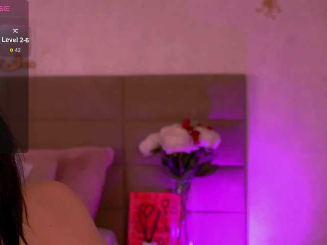 KyraCase live cam on BongaCams