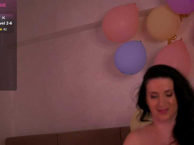 KyraCase live cam on BongaCams