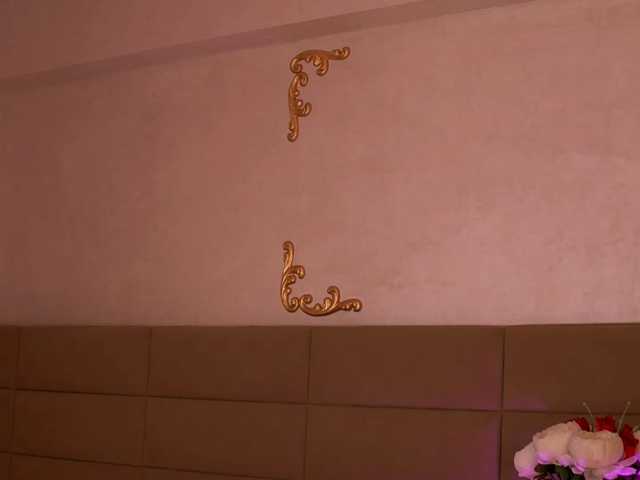 KyraCase live cam on BongaCams