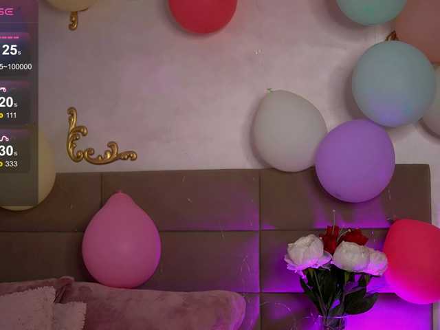 KyraCase live cam on BongaCams