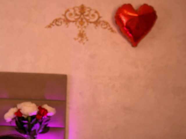 KyraCase live cam on BongaCams